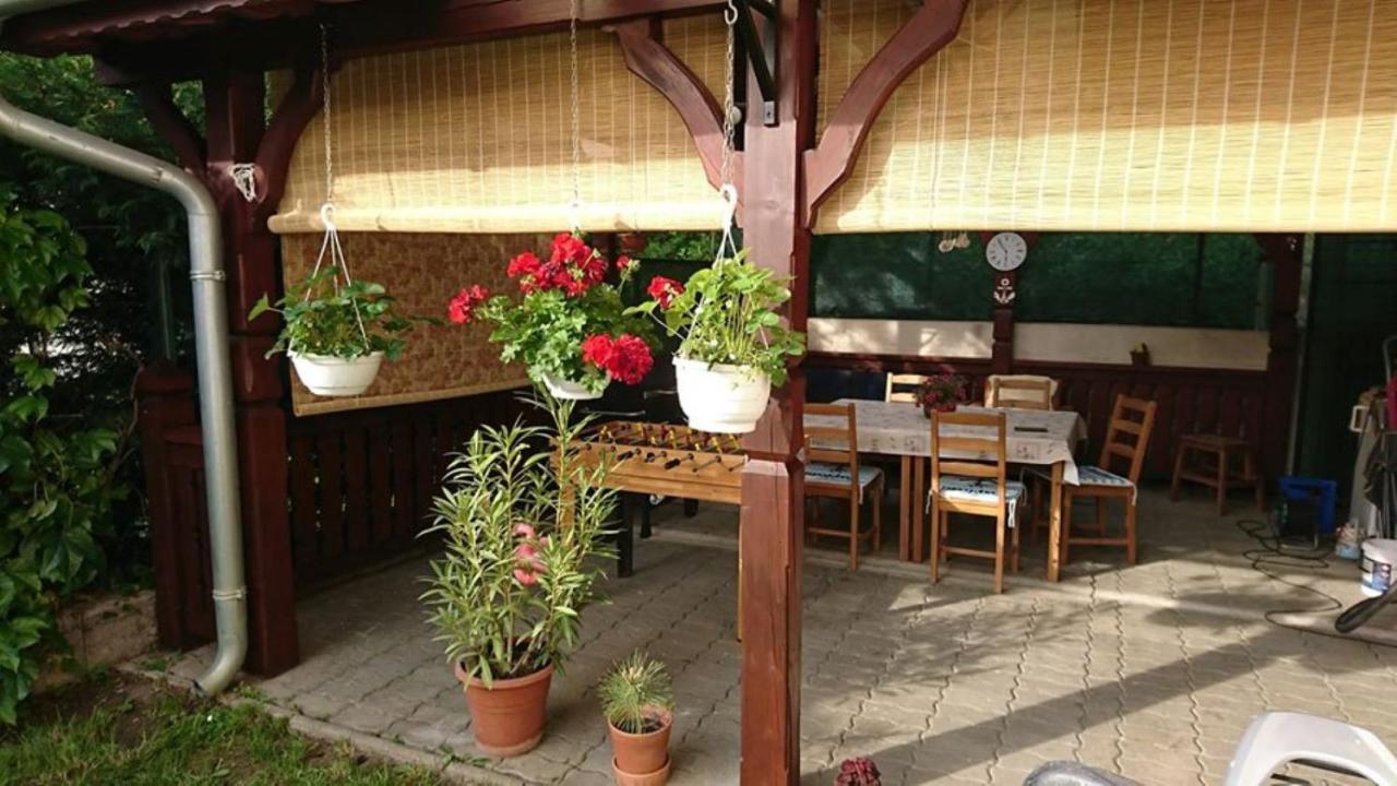 Liliana Vendeghaz Apartment Balatonfůzfő Екстериор снимка