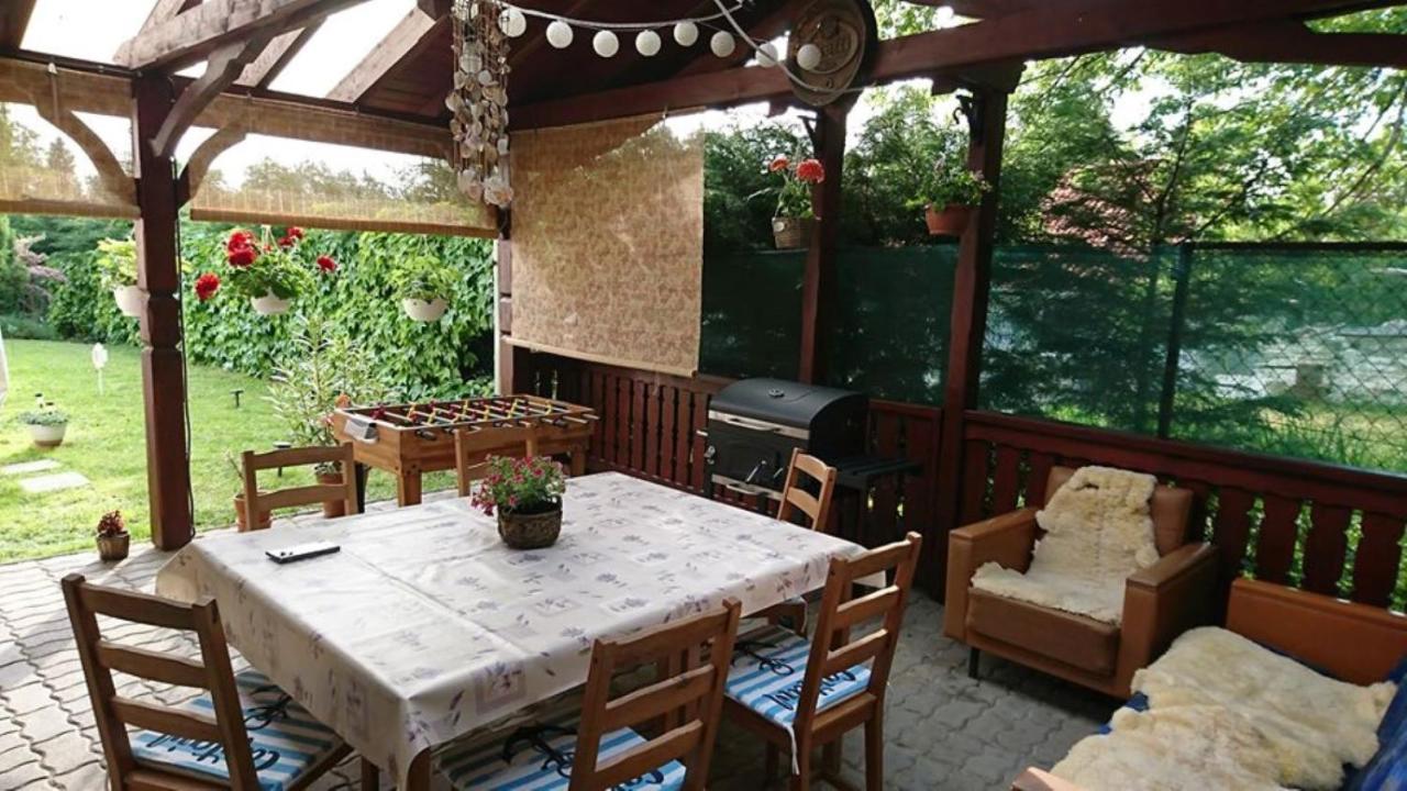 Liliana Vendeghaz Apartment Balatonfůzfő Екстериор снимка