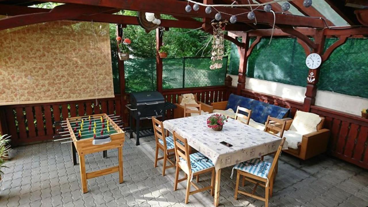 Liliana Vendeghaz Apartment Balatonfůzfő Екстериор снимка