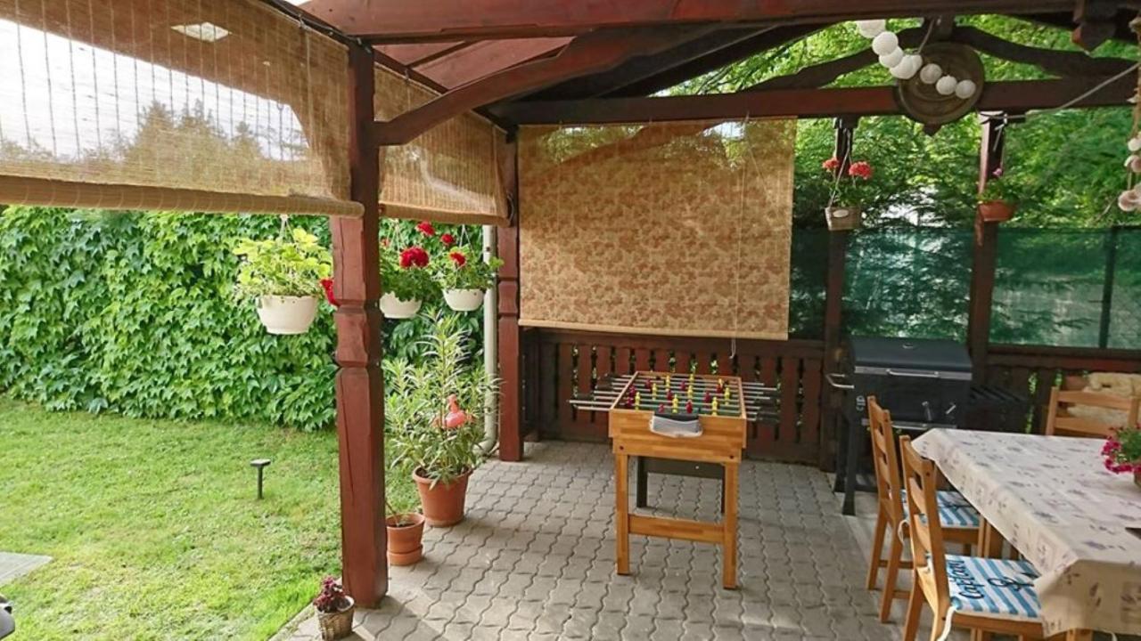 Liliana Vendeghaz Apartment Balatonfůzfő Екстериор снимка