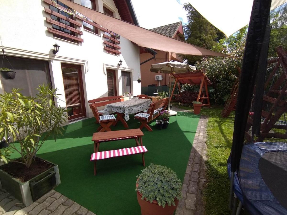 Liliana Vendeghaz Apartment Balatonfůzfő Екстериор снимка