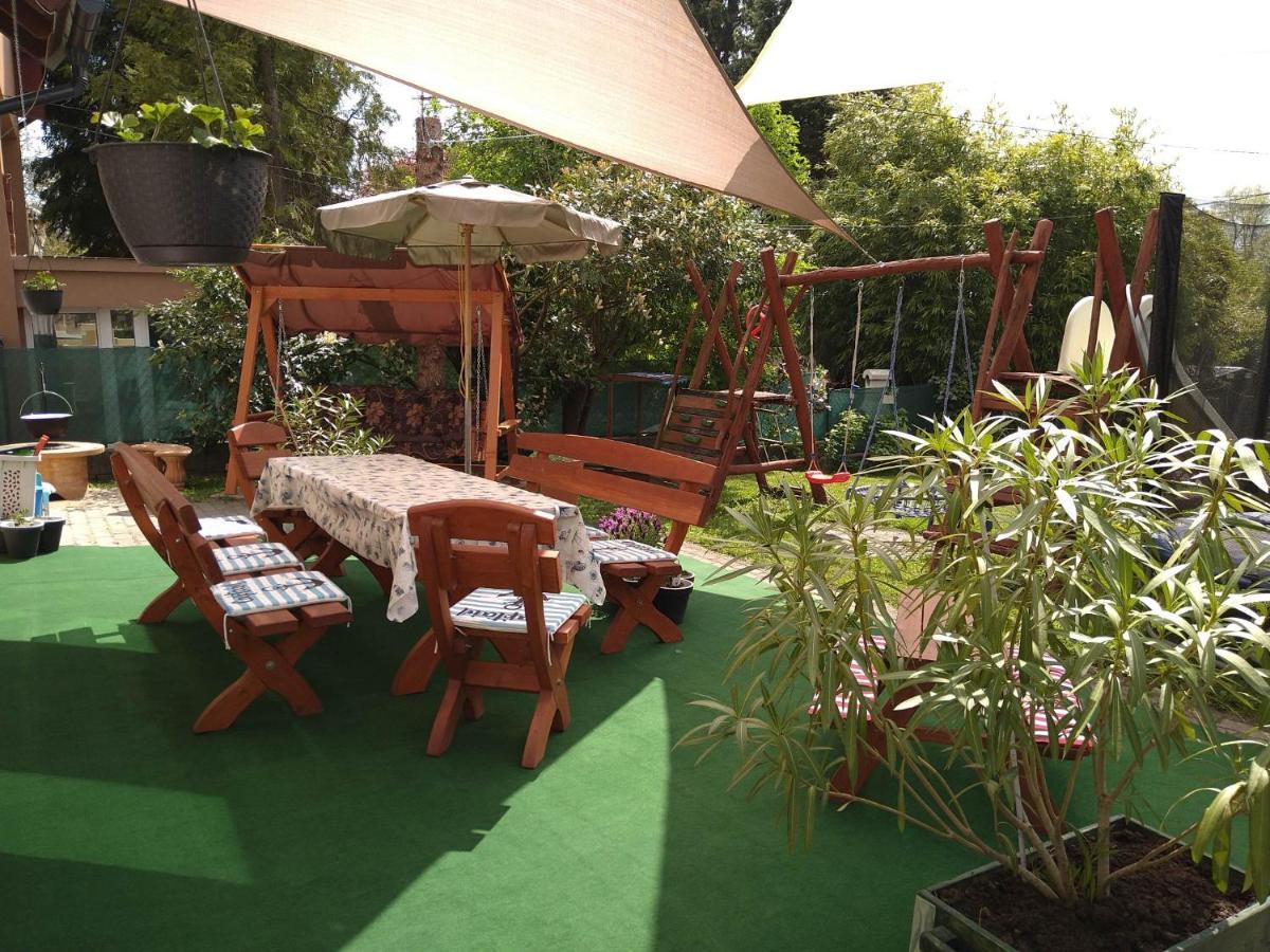 Liliana Vendeghaz Apartment Balatonfůzfő Екстериор снимка