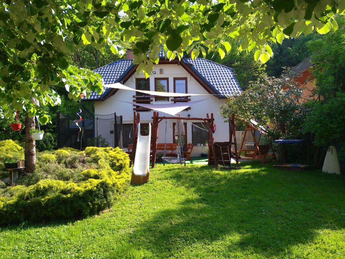 Liliana Vendeghaz Apartment Balatonfůzfő Екстериор снимка
