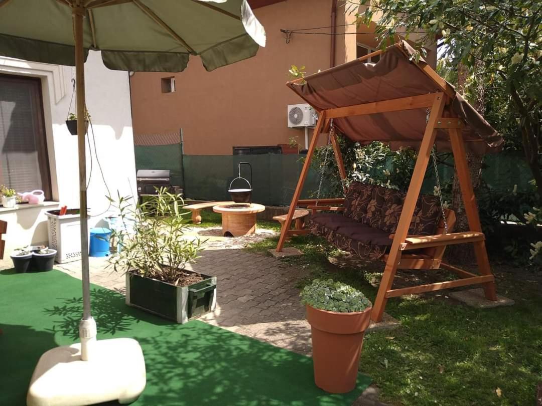 Liliana Vendeghaz Apartment Balatonfůzfő Стая снимка