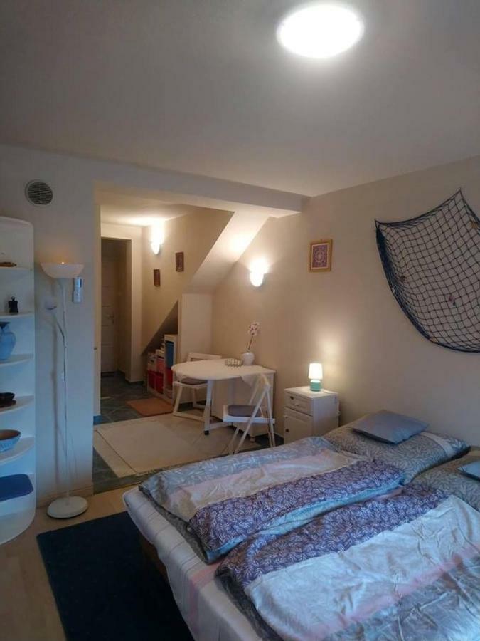 Liliana Vendeghaz Apartment Balatonfůzfő Екстериор снимка