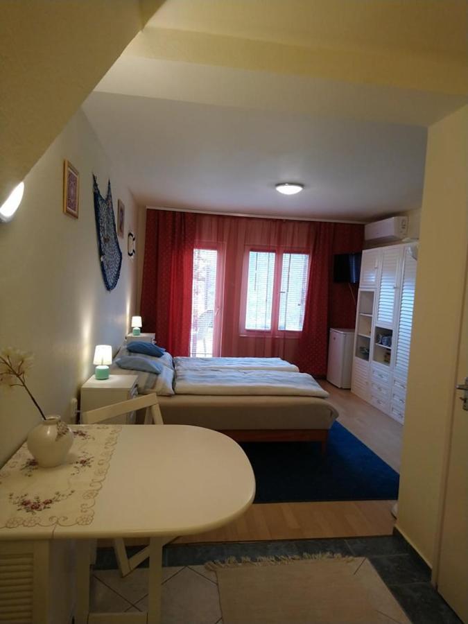 Liliana Vendeghaz Apartment Balatonfůzfő Екстериор снимка