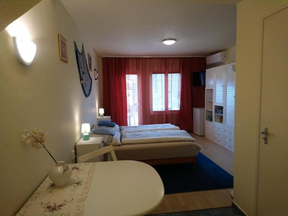 Liliana Vendeghaz Apartment Balatonfůzfő Екстериор снимка